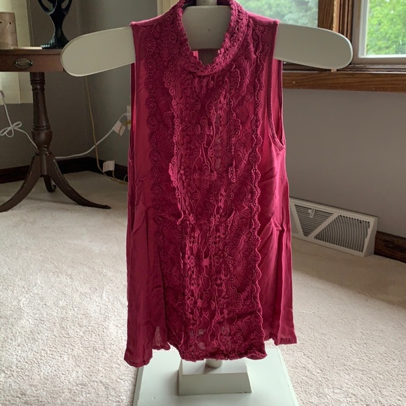 Maurices beautifully detailed tank top. - Picture 1 of 7